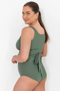 góra od stroju typu wrap zdjęcie na modelce kolor khaki