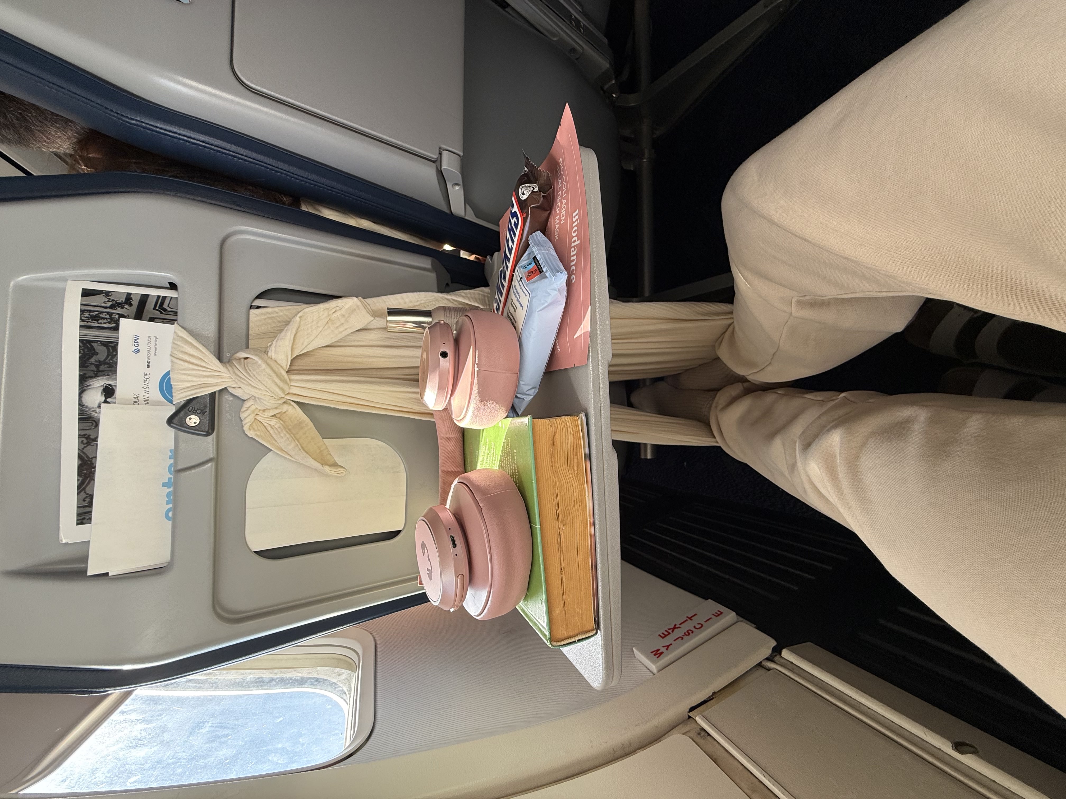 pareo jako hamak w samolocie lifehack bodya