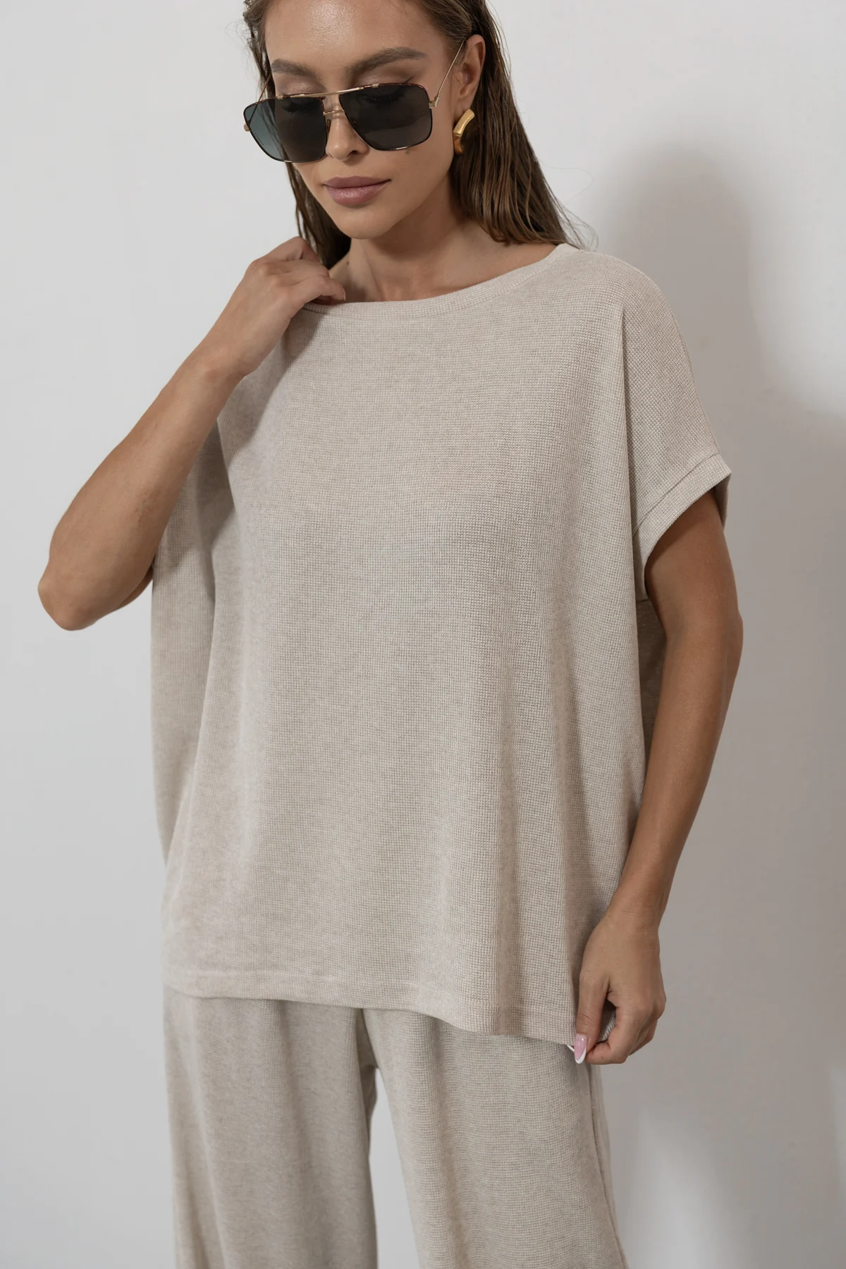 Solena - luźny t-shirt oversize sweterkowa dzianina kolor Latte / kremowy