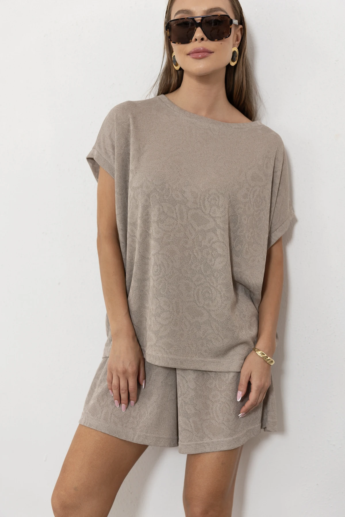 Solena - luźny t-shirt oversize ażurowa dzianina róża kolor Cappuccino / chłodny beż