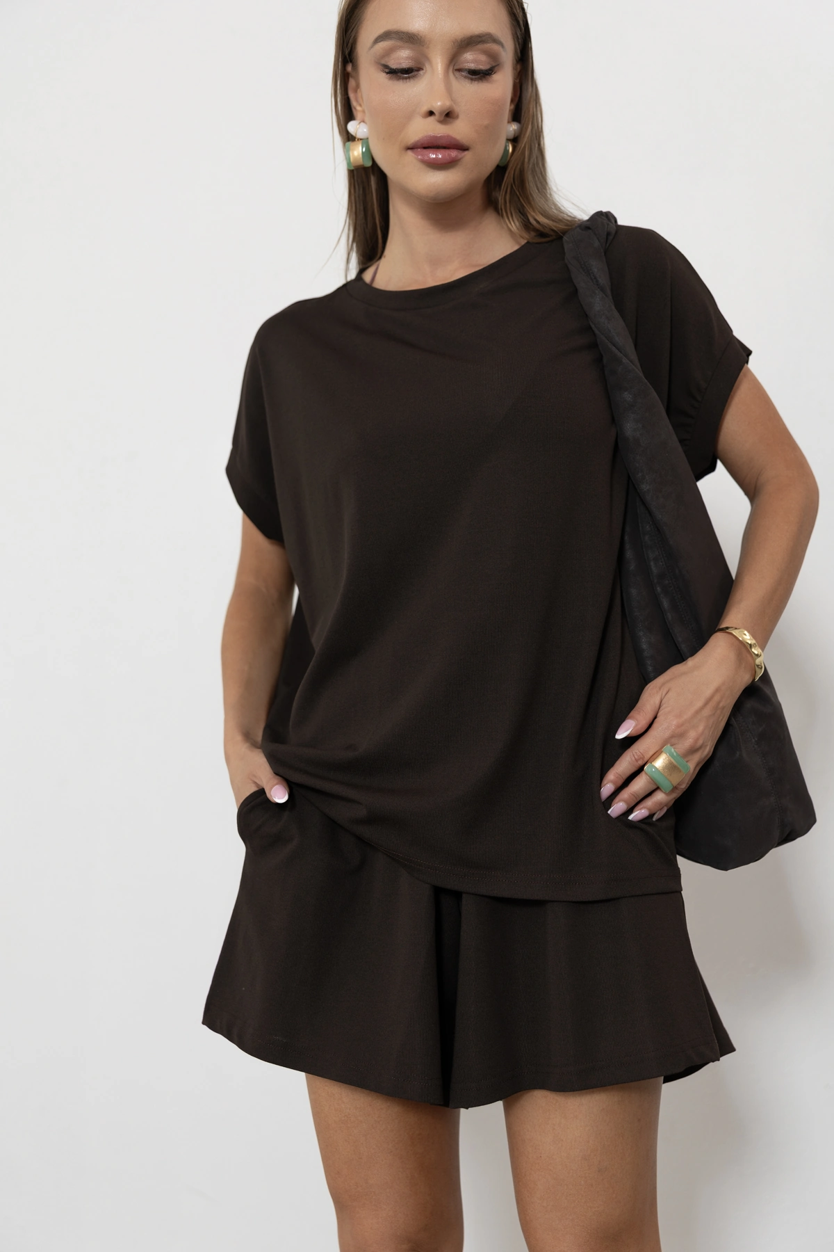 Solena - luźny t-shirt oversize gładka dzianina kolor Mokka / ciemny brąz