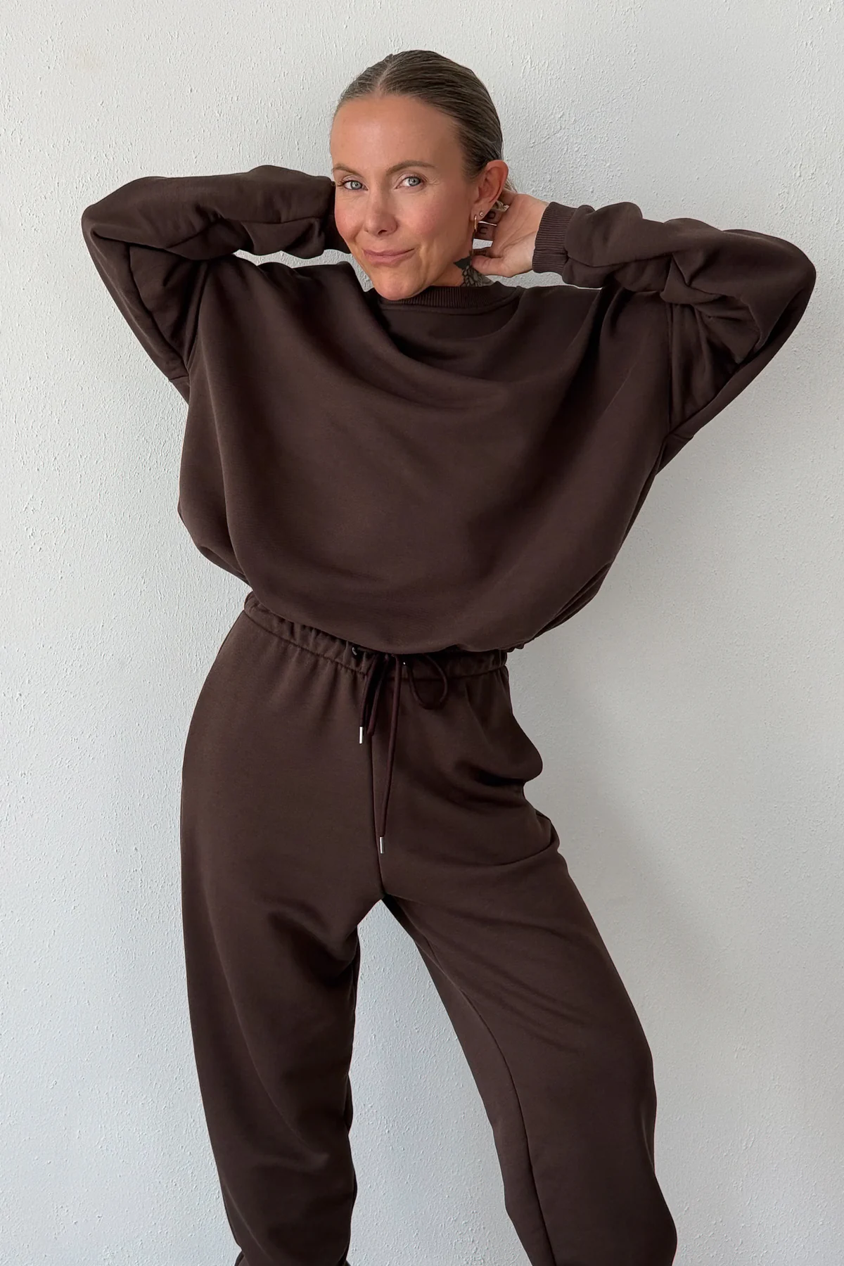 Nomada bluza dresowa oversize z regulowanym dołem brąz