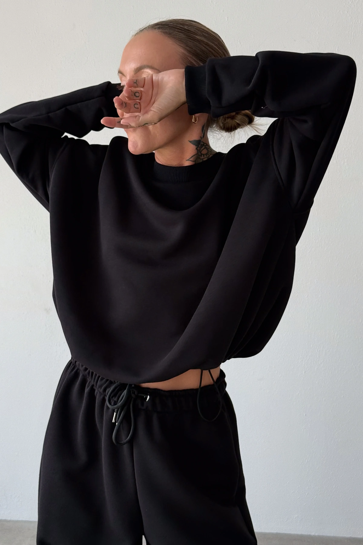 Nomada bluza dresowa oversize z regulowanym dołem czarna