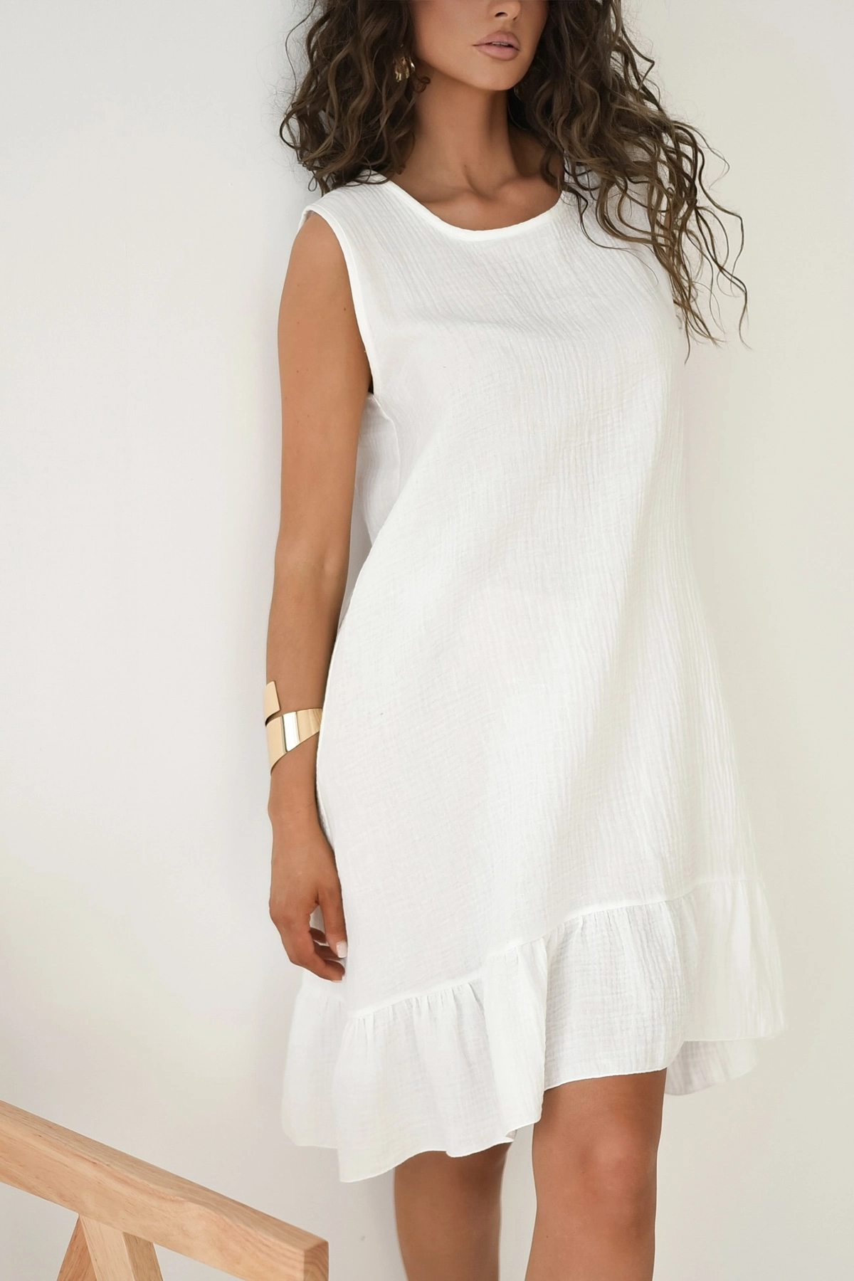 Punta - bawełniana mini sukienka oversize z muślinu biała