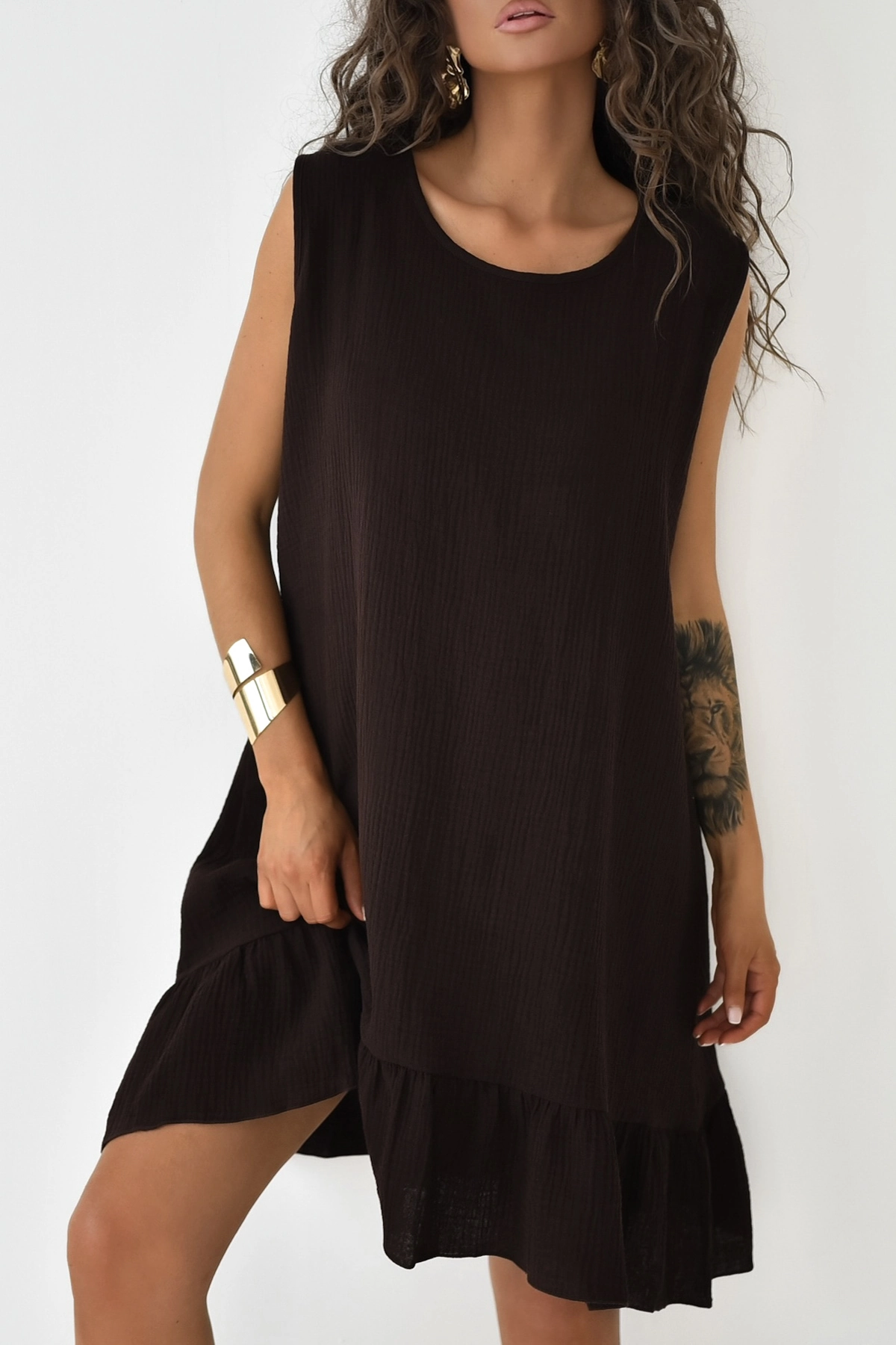 Punta - bawełniana mini sukienka oversize z muślinu czekoladowa